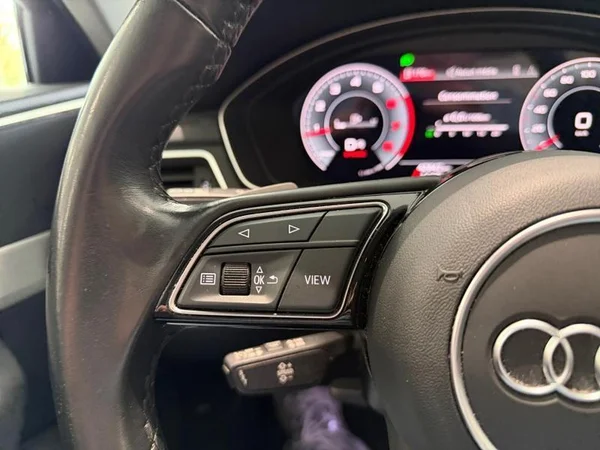 AUDI A4 (2022) — foto 14 van 28