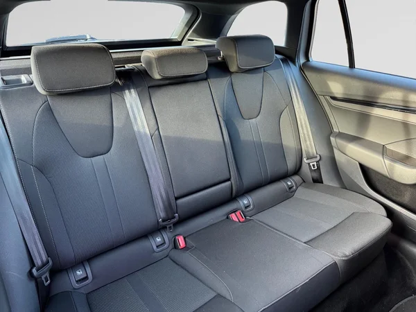 SKODA Octavia Combi (2024) — foto 6 van 16