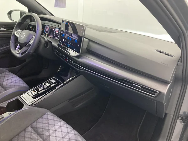 VOLKSWAGEN Golf VIII (2025) — foto 8 van 36