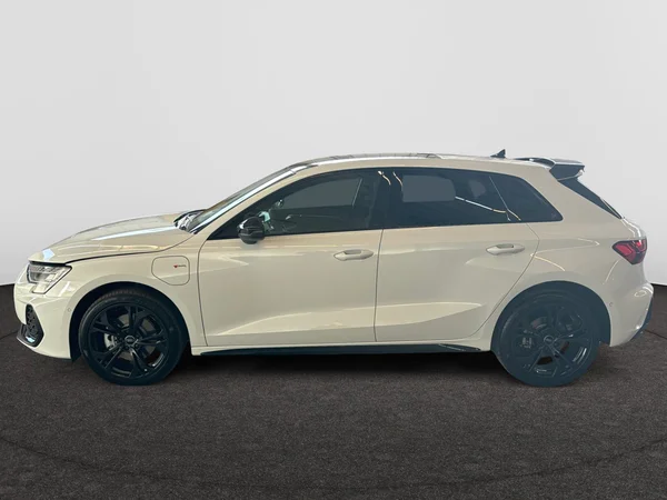 AUDI A3 Sportback PHEV (2025) — foto 12 van 24