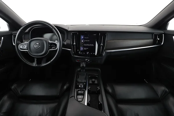 Volvo V90 (2017) — foto 3 van 16