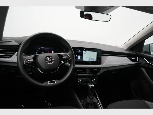 SKODA Kamiq (2024) — foto 2 van 28