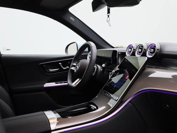 Mercedes-Benz GLC (2025) — foto 35 van 52