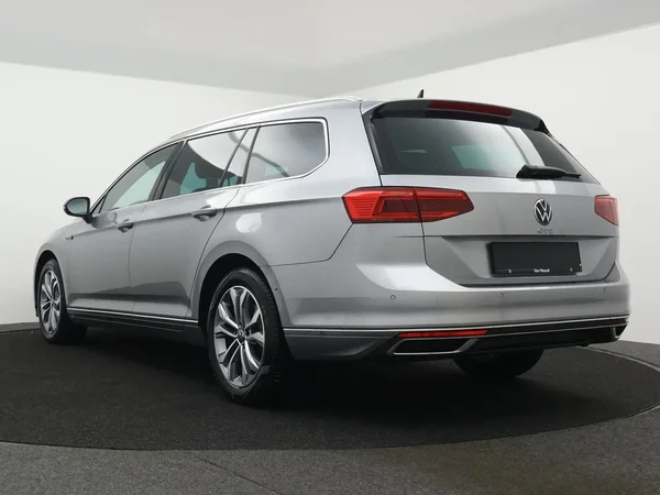Volkswagen Passat (2022) — foto 5 van 30