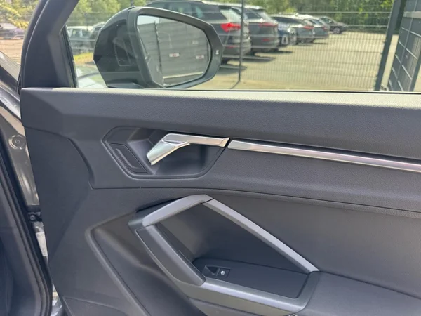AUDI Q3 (2019) — foto 9 van 24