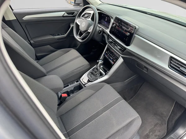 VOLKSWAGEN T-Roc (2025) — foto 10 van 16
