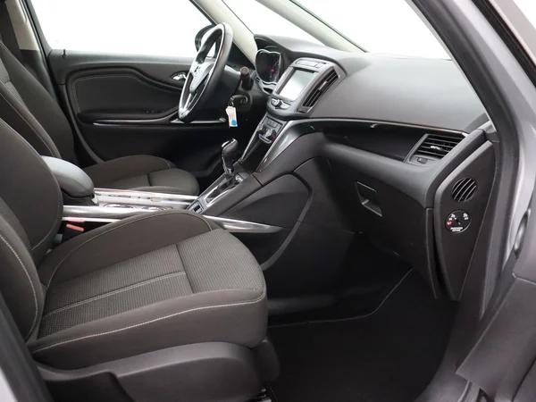 OPEL Zafira (2017) — foto 3 van 26