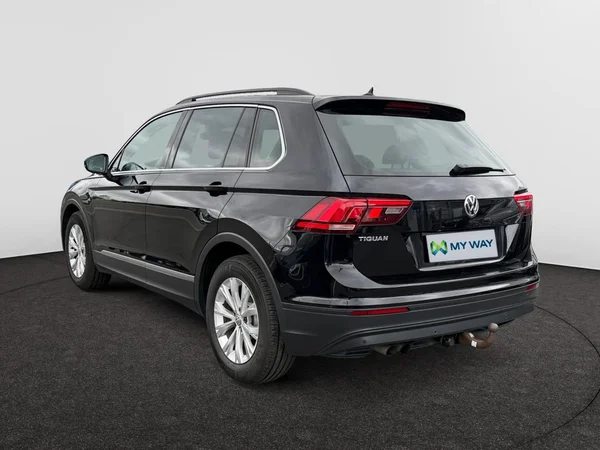 VOLKSWAGEN Tiguan (2018) — foto 12 van 24