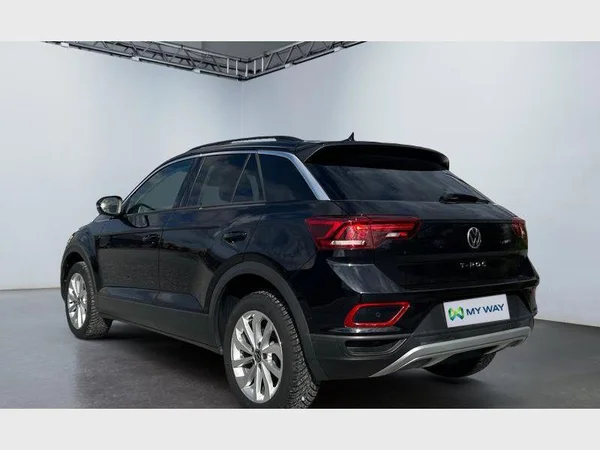Volkswagen T-Roc (2022) — foto 12 van 29