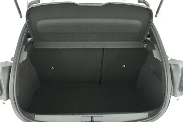 Peugeot 208 (2021) — foto 8 van 16