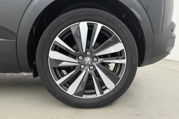 Peugeot 3008 (2019) — foto 21 van 24