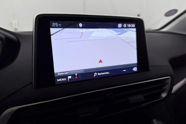 Peugeot 3008 (2018) — foto 10 van 33