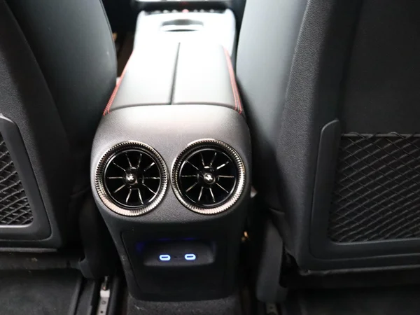 Mercedes-Benz CLA (2025) — foto 16 van 30