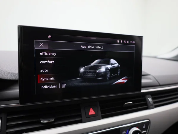 Audi A5 (2022) — foto 27 van 48