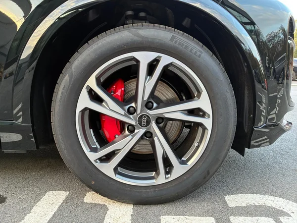 AUDI Q6 e-tron (2026) — foto 6 van 16