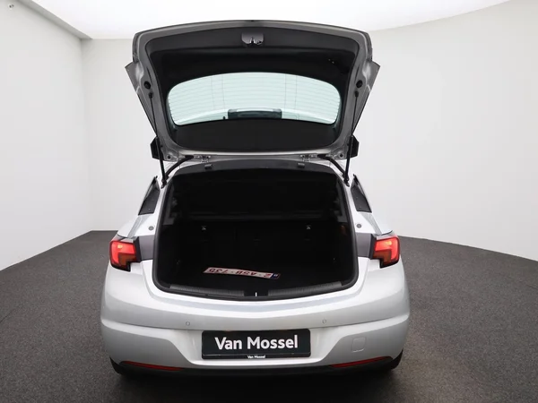 Opel Astra (2021) — foto 3 van 36