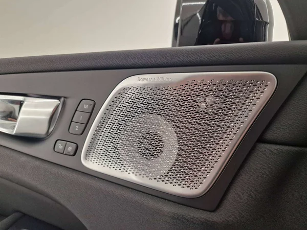 Volvo XC60 (2026) — foto 5 van 17
