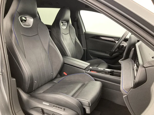 VOLKSWAGEN Passat SW (2024) — foto 22 van 36