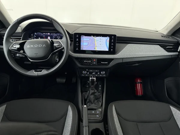 SKODA Kamiq (2025) — foto 3 van 18