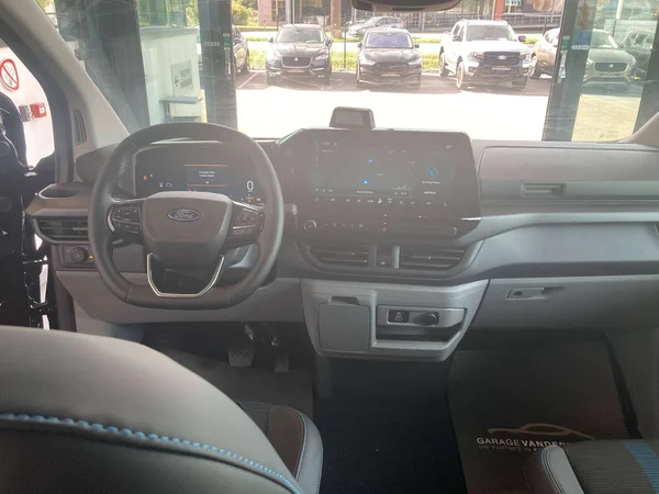 Ford Transit Custom — foto 3 van 22