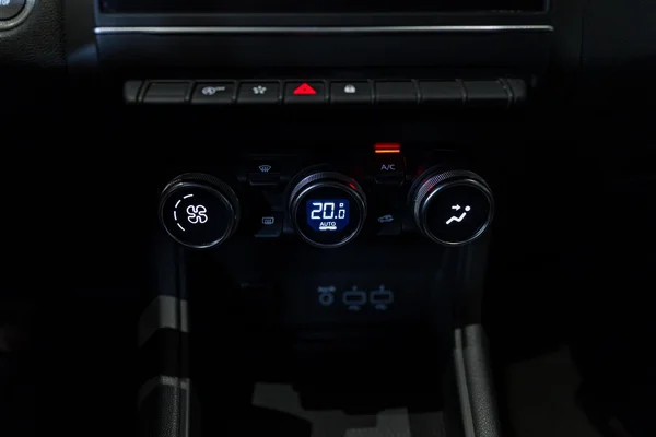 Renault Captur (2023) — foto 18 van 30