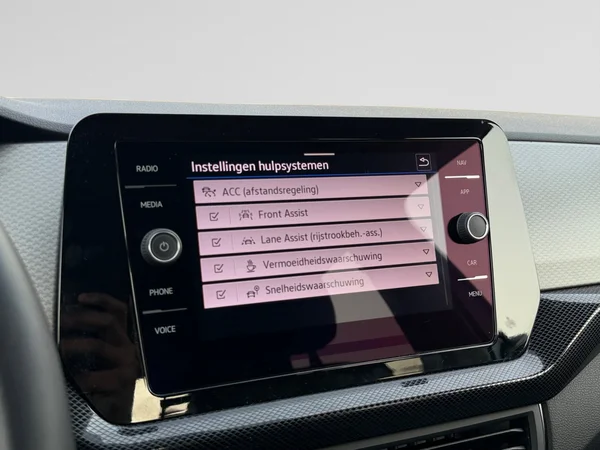 VOLKSWAGEN T-Cross (2025) — foto 6 van 17