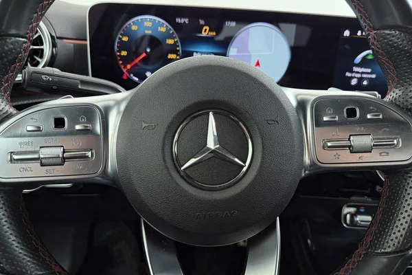 Mercedes-Benz A-Class Sedan (V177) (2019) — foto 7 van 24