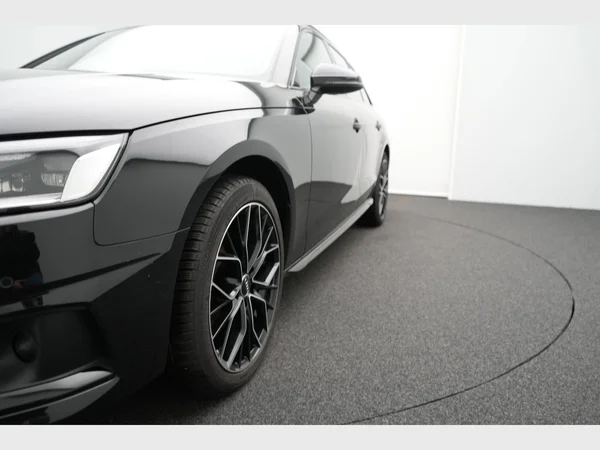AUDI A4 Avant (2022) — foto 13 van 32