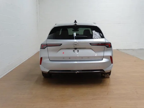 Opel Astra (2024) — foto 2 van 27