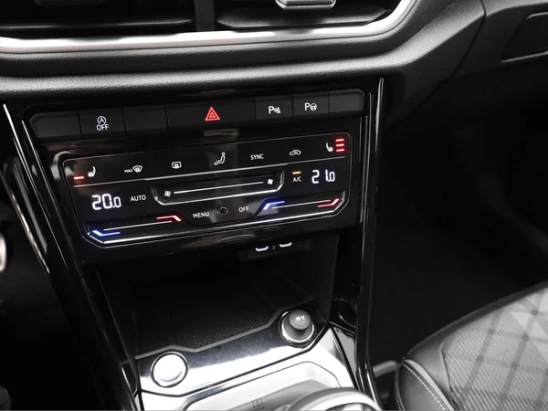 VOLKSWAGEN T-Roc (2024) — foto 9 van 21