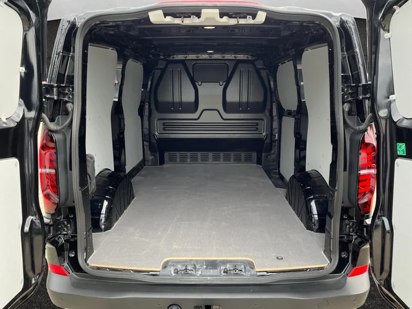 VOLKSWAGEN Transporter T7 28 Fourgon Swb Dsl (2025) — foto 5 van 21