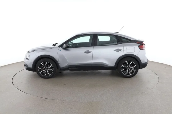 Citroen C4 (2022) — foto 9 van 16