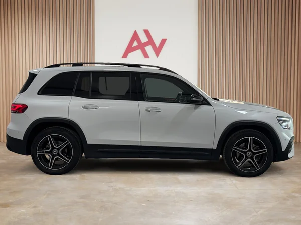 Mercedes-Benz GLB-180 (2021) — foto 26 van 31