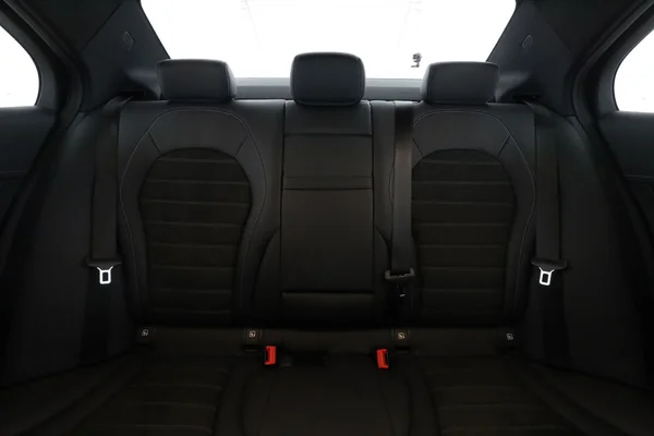 Mercedes-Benz C-Klasse (2021) — foto 6 van 16