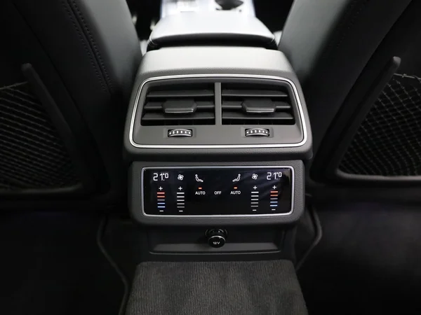 AUDI A6 Avant PHEV (2024) — foto 2 van 23