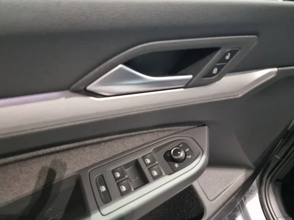 VOLKSWAGEN Golf VIII (2025) — foto 5 van 16