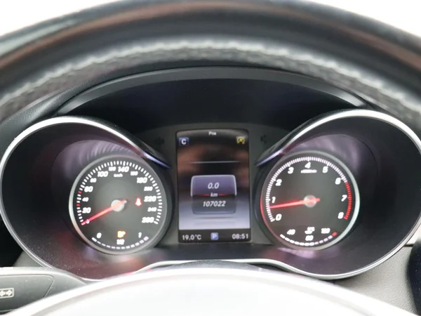 Mercedes-Benz C-Klasse (2016) — foto 7 van 29