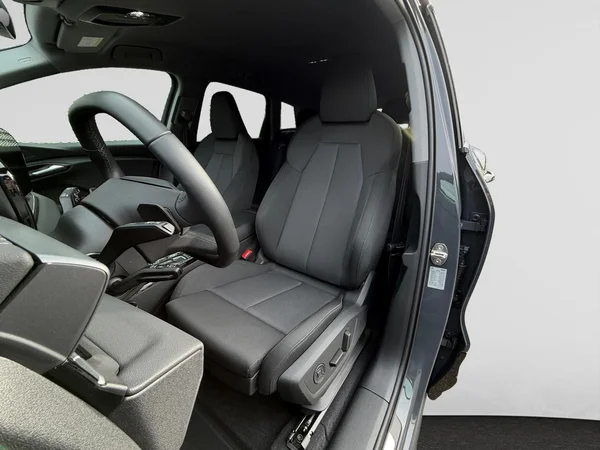 AUDI Q6 e-tron (2025) — foto 3 van 24