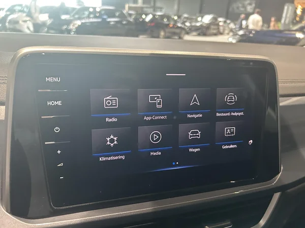 Volkswagen T-Roc (2023) — foto 3 van 20