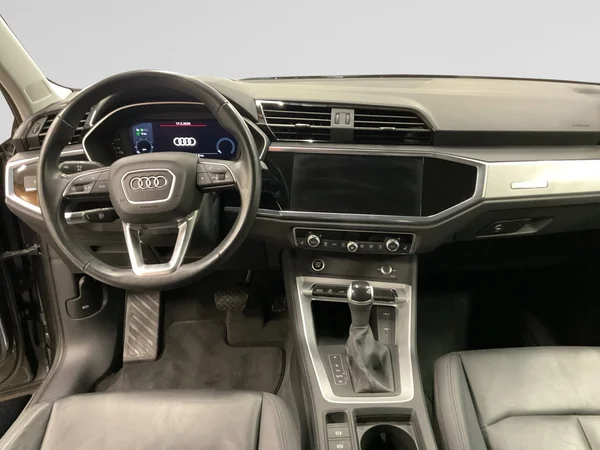 AUDI Q3 PHEV (2022) — foto 16 van 24