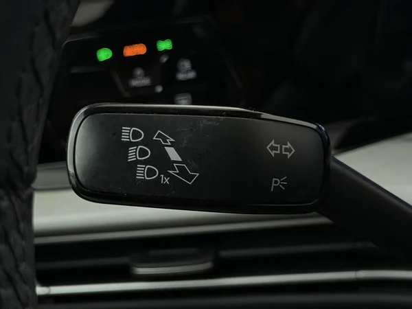 VOLKSWAGEN Golf Variant (2022) — foto 16 van 28