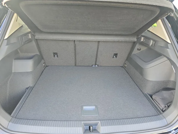 VOLKSWAGEN Tiguan (2025) — foto 10 van 19