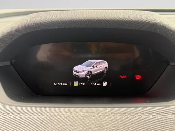 SKODA Enyaq (2021) — foto 5 van 19
