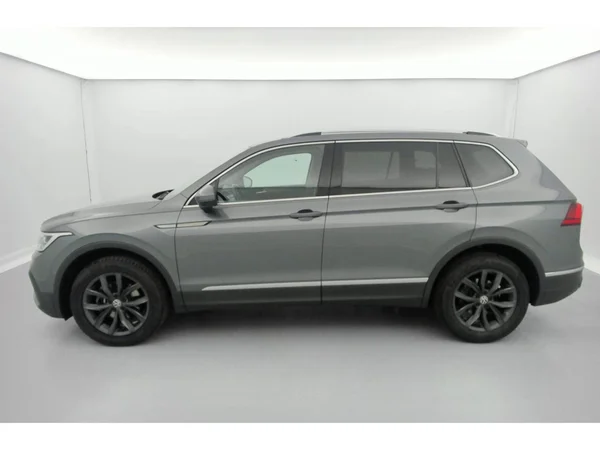 VOLKSWAGEN Tiguan Allspace (2022) — foto 4 van 35
