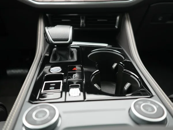 VOLKSWAGEN Touareg eHybrid (PHEV) (2023) — foto 5 van 23
