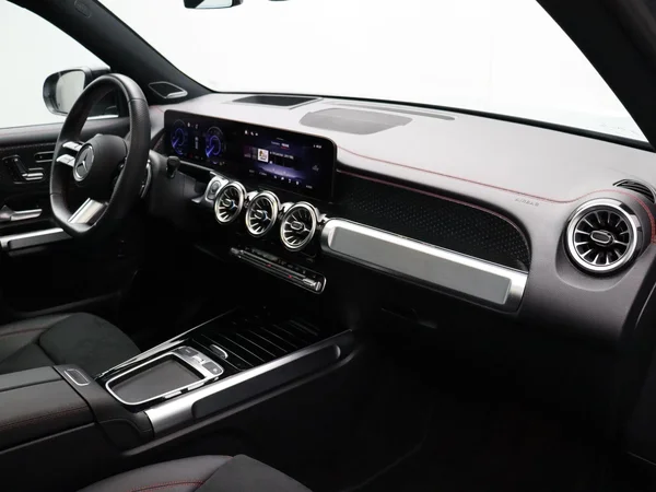 Mercedes-Benz EQB (2025) — foto 24 van 33