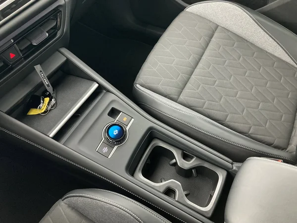 VOLKSWAGEN Tiguan (2025) — foto 20 van 36