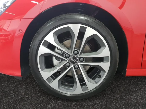 AUDI A3 Sedan (2025) — foto 2 van 14