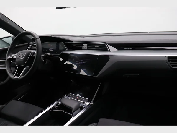 AUDI Q8 e-tron Sportback (2023) — foto 22 van 28