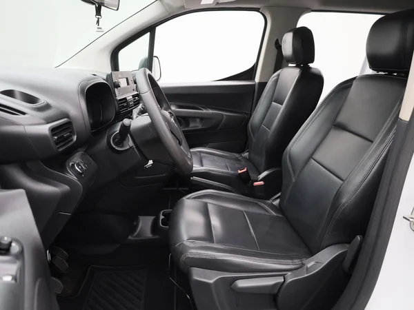 Opel Combo (2022) — foto 3 van 33